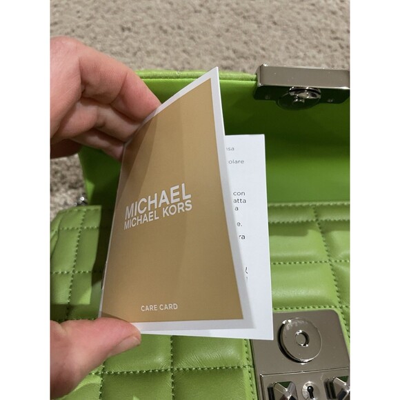 NWT Michael Kors Tribeca Large Quilted Leather Shoulder/Crossbody Bag In Green - Picture 12 of 13
